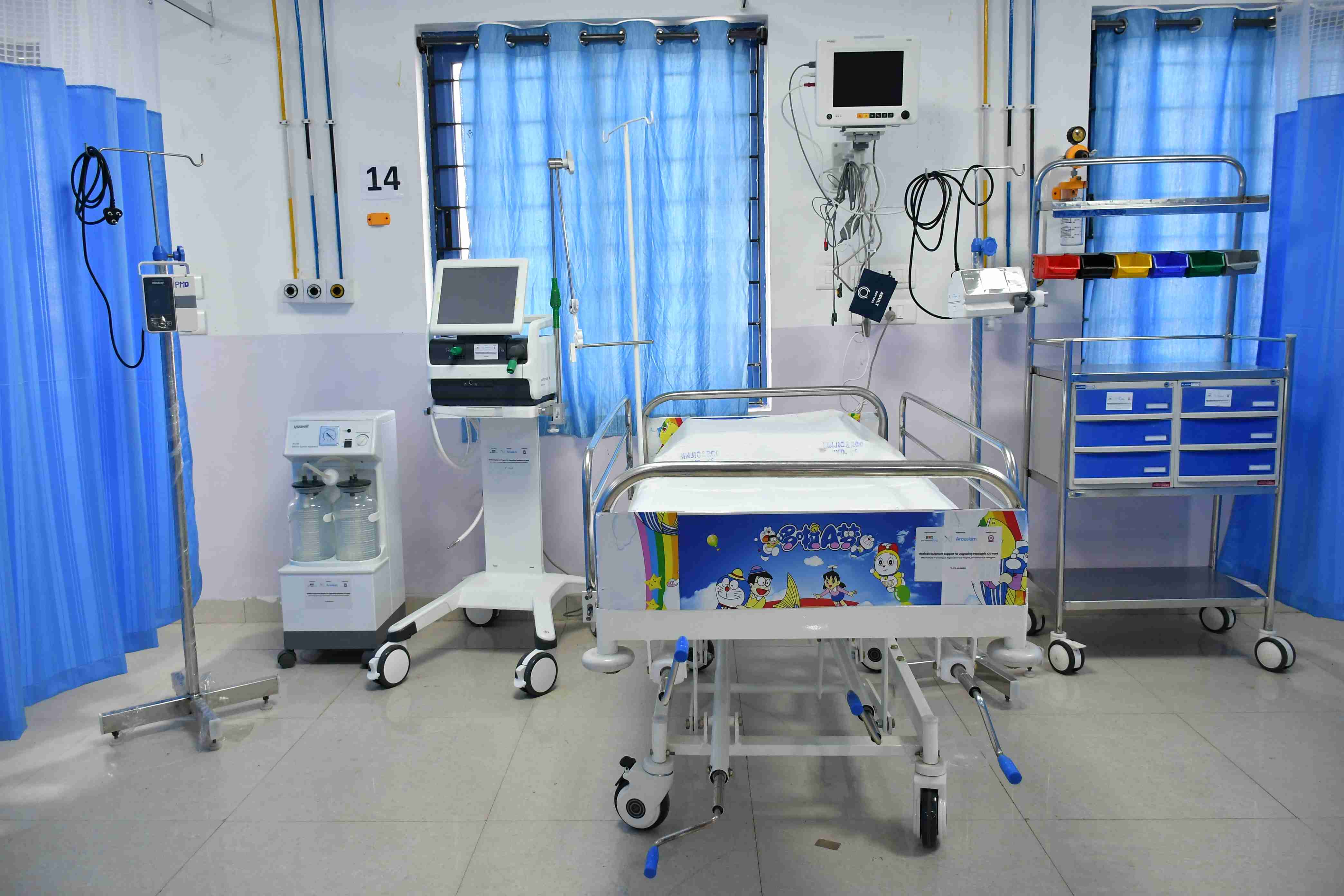 Pediatric ICU bed setup