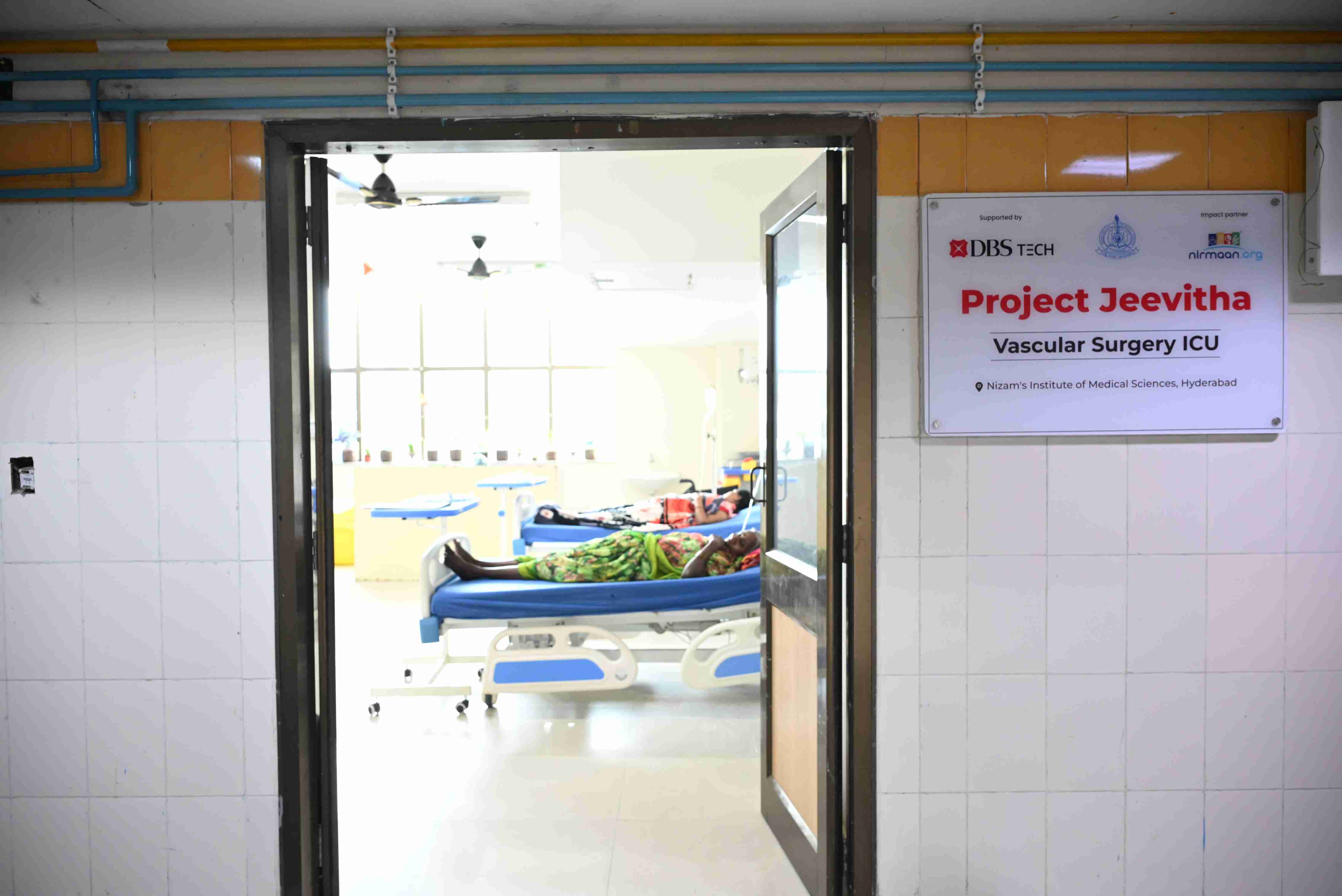DBS Tech VSICU bed with patient